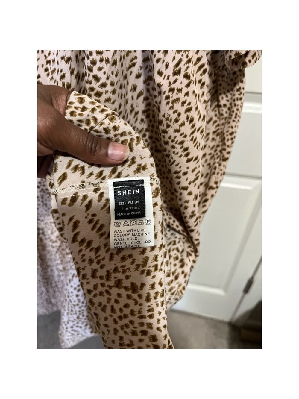 2 for $10 special☀️ SHEIN Beige & Brown Animal Print V-Neck Dress Size L - Picture 3 of 5
